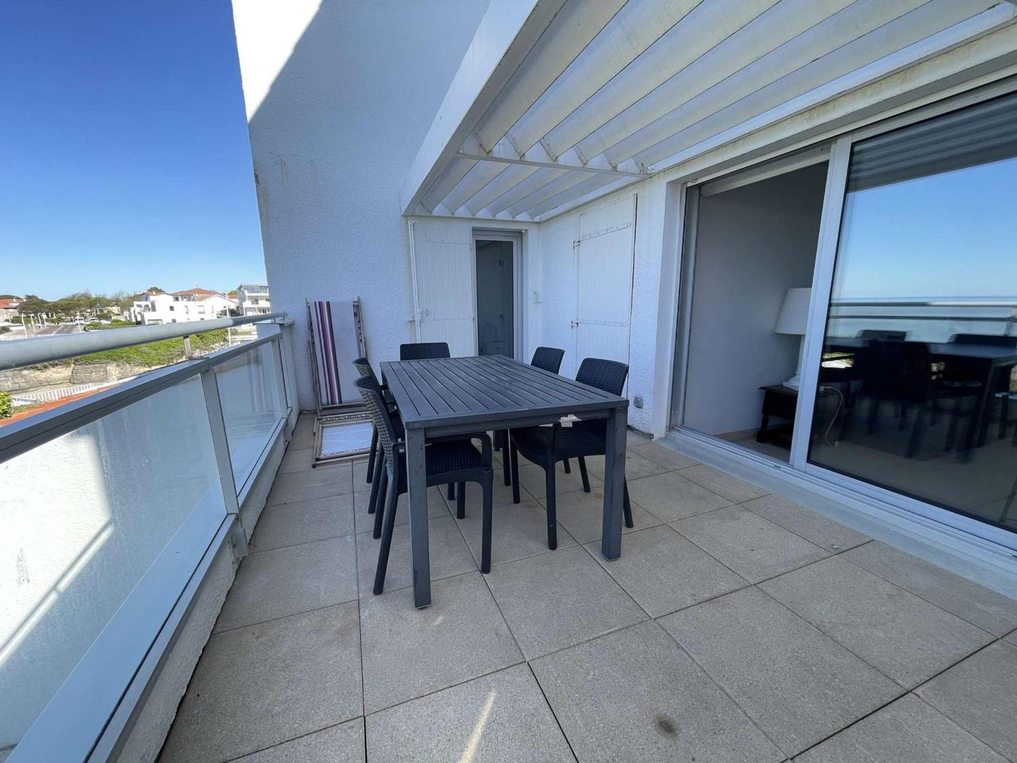 Appartement Moderne Avec Terrasse Et Garage A Royan - Fr-1-494-65 외부 사진